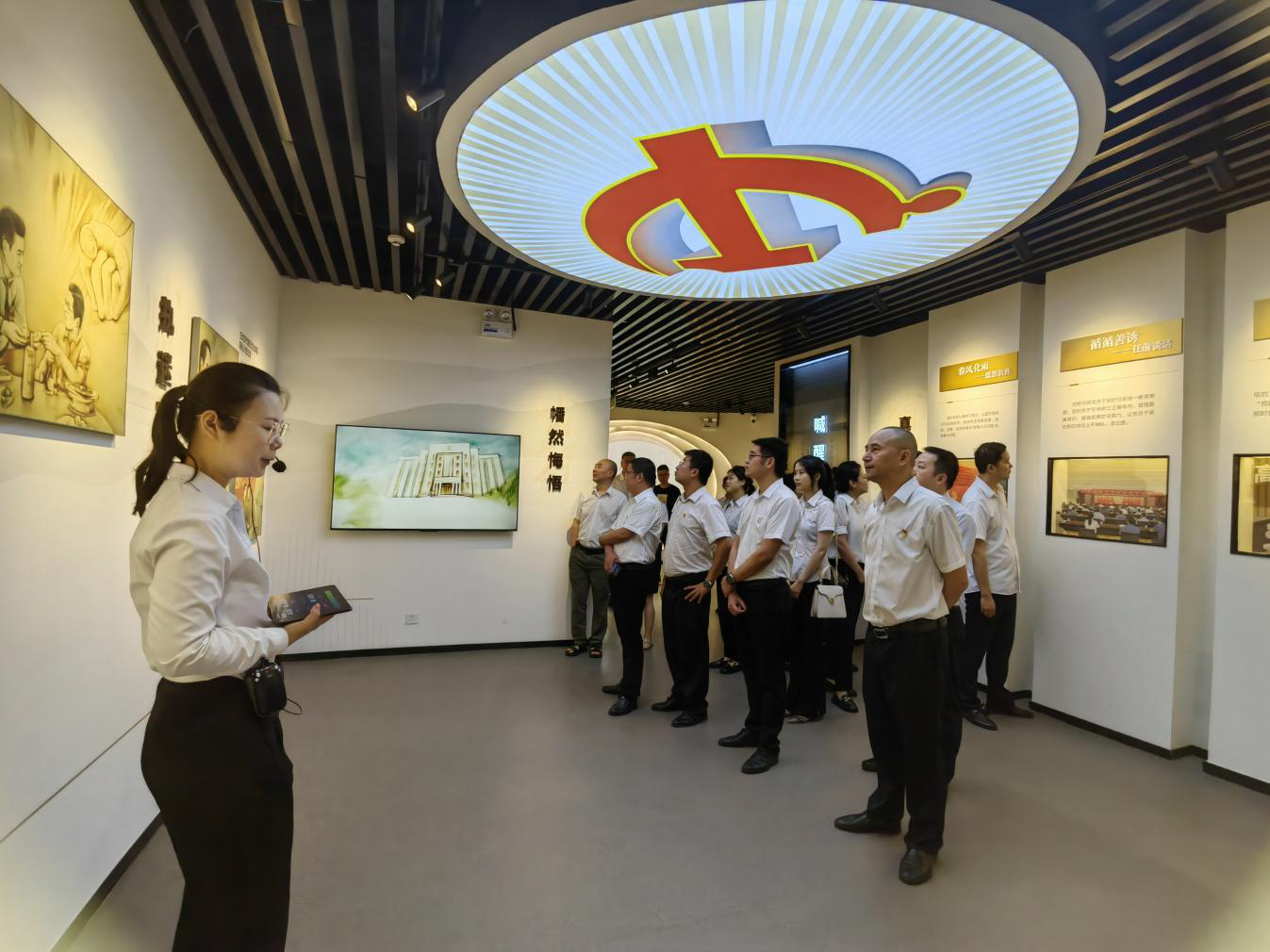 市秦巴農(nóng)擔(dān)公司開(kāi)展“學(xué)習(xí)黨規(guī)黨紀(jì)、筑牢廉潔底線”黨紀(jì)學(xué)習(xí)主題黨日活動(dòng)